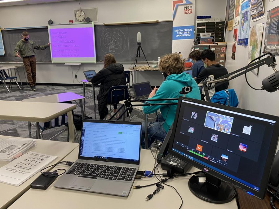 Christopher Lazarski teaches his AP Seminar class on the last day of concurrent learning Feb. 26, 2021. He along with the rest of the Wauwatosa community is preparing to go back 5 days on March 2, 2021. 